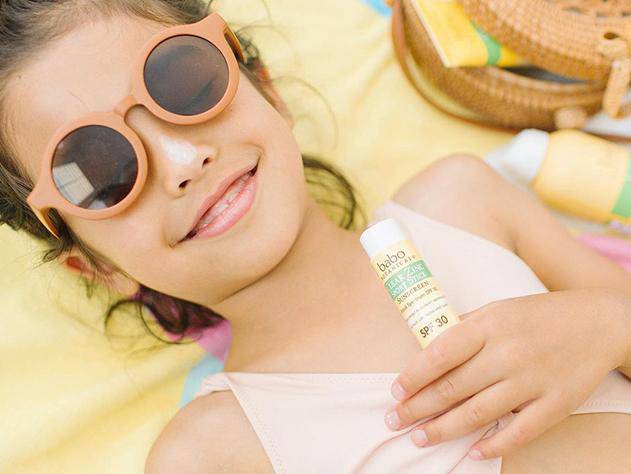 Sheer Zinc Mineral Sunscreen Stick SPF30 - Image 7